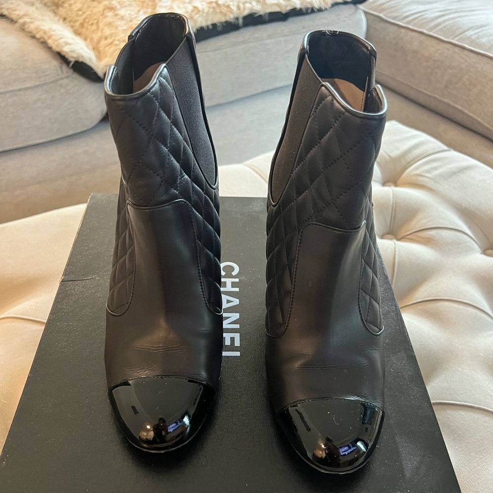 Chanel brown quilted booties size 40
